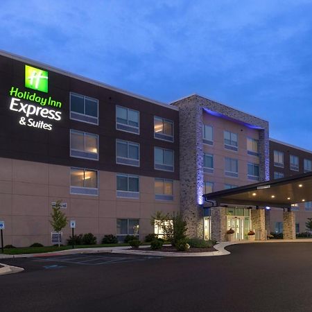 Holiday Inn Express & Suites - Brighton By Ihg Eksteriør billede