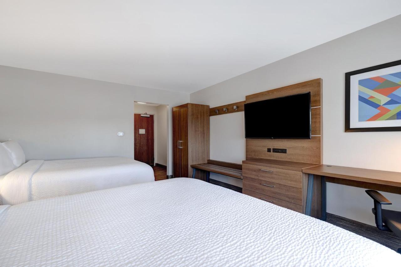 Holiday Inn Express & Suites - Brighton By Ihg Eksteriør billede