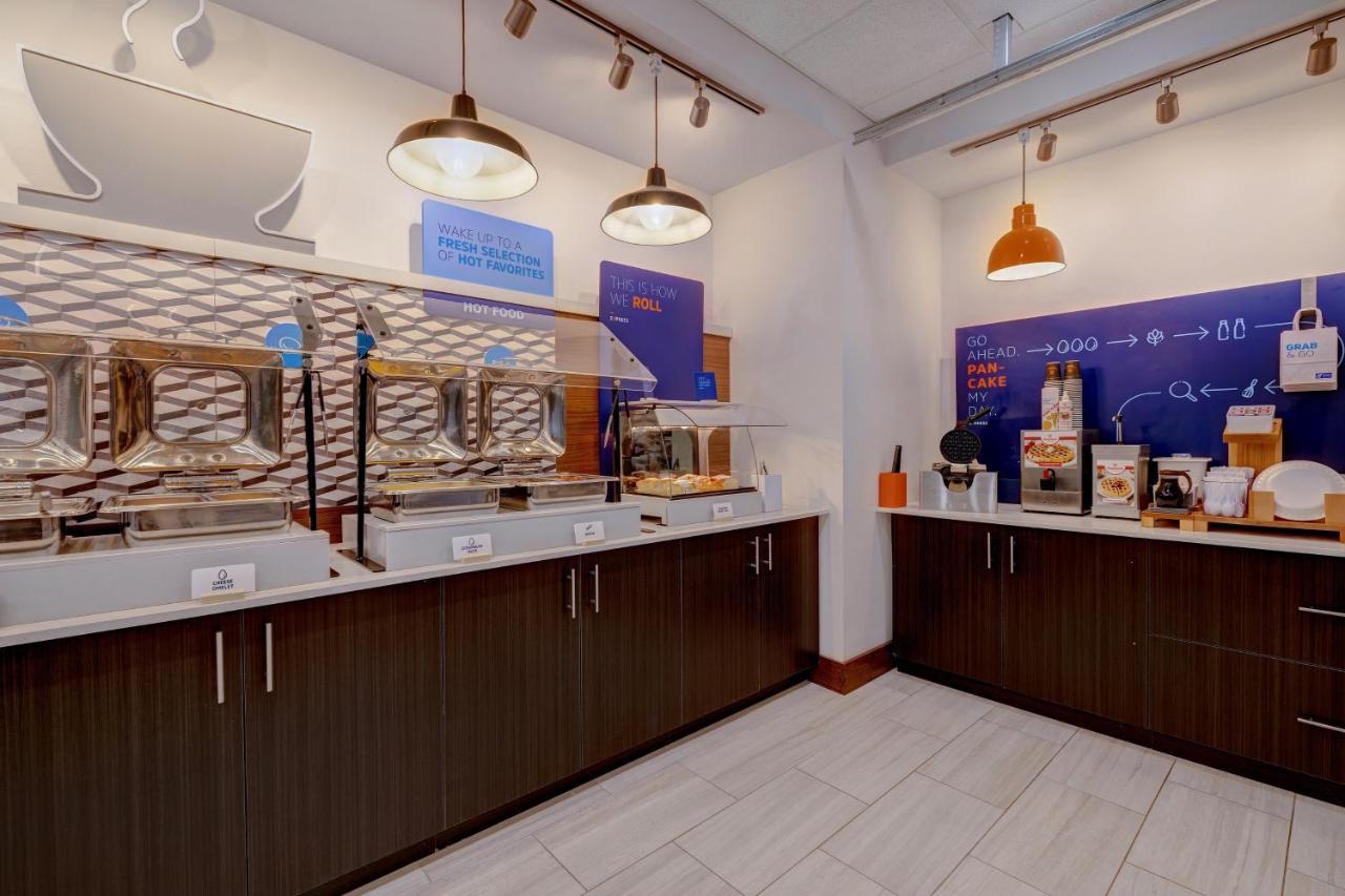 Holiday Inn Express & Suites - Brighton By Ihg Eksteriør billede