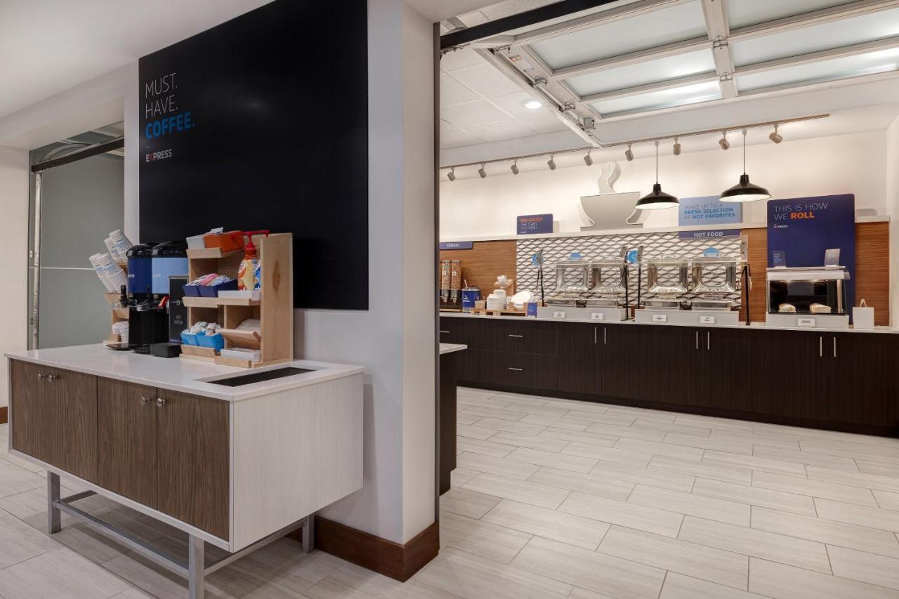 Holiday Inn Express & Suites - Brighton By Ihg Eksteriør billede