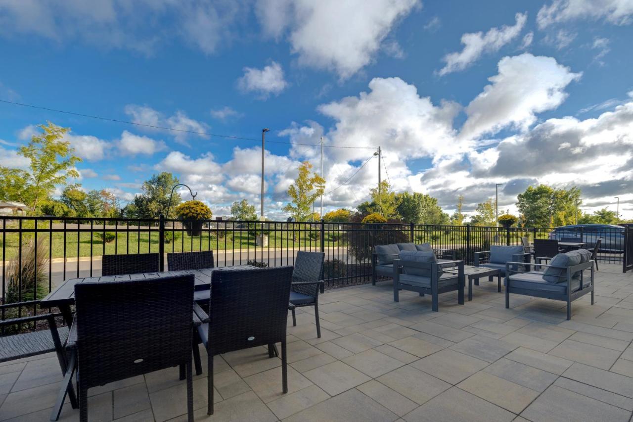 Holiday Inn Express & Suites - Brighton By Ihg Eksteriør billede