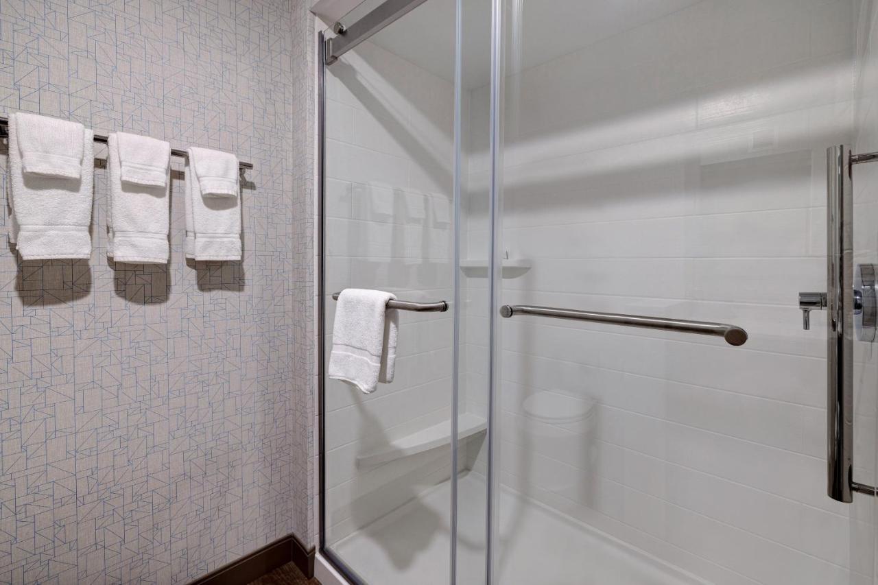 Holiday Inn Express & Suites - Brighton By Ihg Eksteriør billede