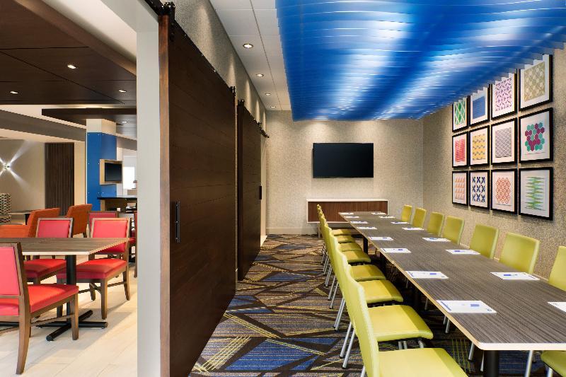 Holiday Inn Express & Suites - Brighton By Ihg Eksteriør billede