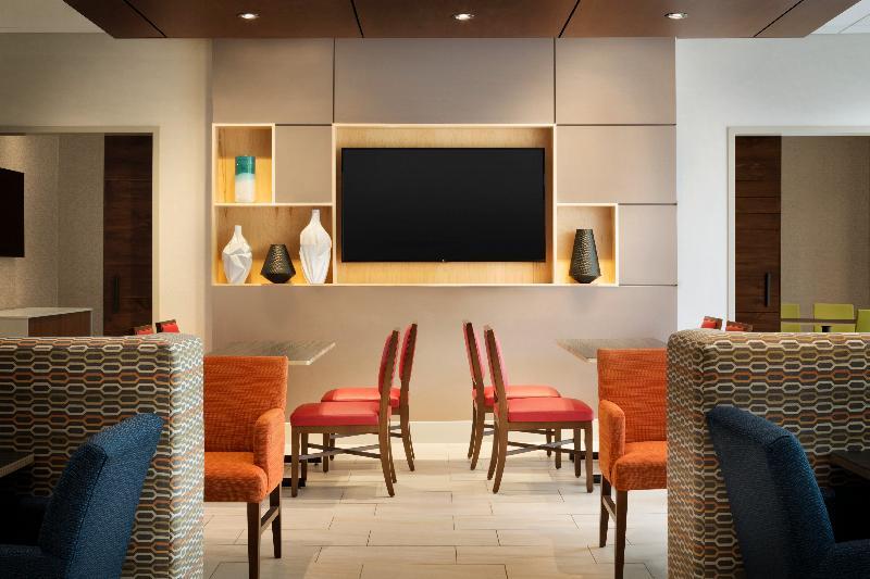 Holiday Inn Express & Suites - Brighton By Ihg Eksteriør billede